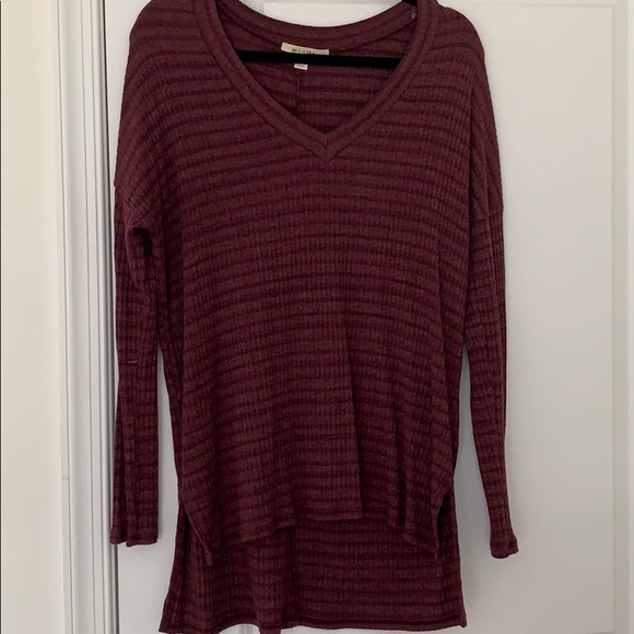 Maroon v-neck long sleeve tunic - Picture 1 of 4